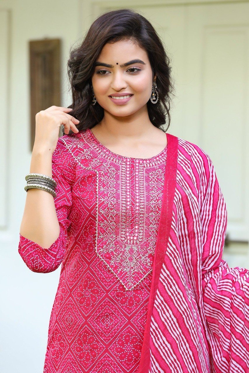 Kurti, Pant and Dupatta